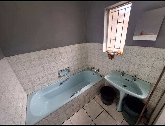 4 BEDROOM HOUSE FOR SALE IN VANDERBIJLPARK SE 7